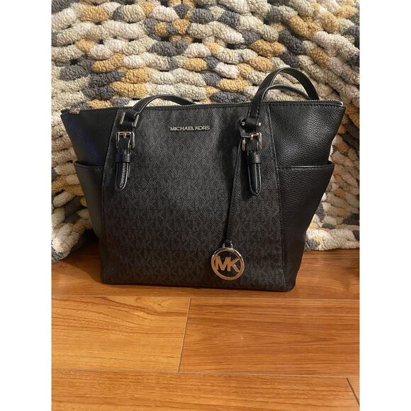 Michael Kors Jet Set Signature Shoulder Bag Blk - Picture 1 of 11